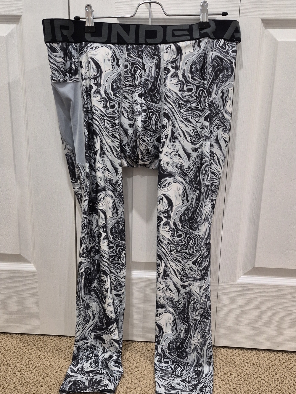 Under Armour Black & White Marble Compression Leggings
